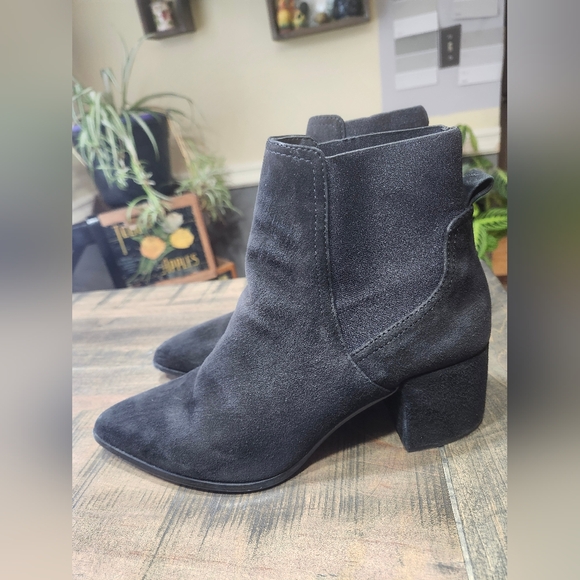 ALDO Womens Black Suede Dress Ankle Booties Womens Size 10 - Picture 3 of 6